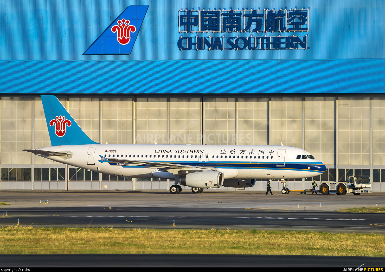 China Southern Airlines B-9959 aircraft at Shenyang-Taoxian