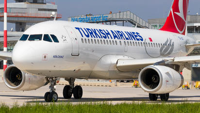 TC-JLT - Turkish Airlines Airbus A319