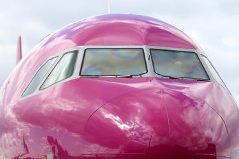 HA-LYI - Wizz Air Airbus A320