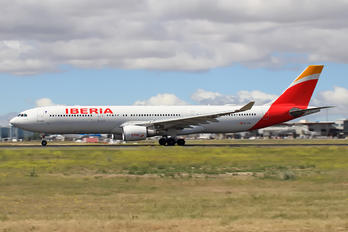 EC-LUX - Iberia Airbus A330-300