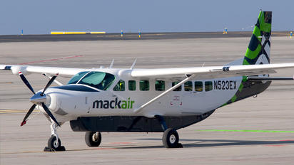N523EX - Mack Air Cessna 208 Caravan