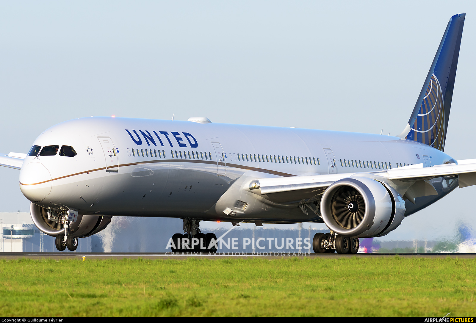United Airlines N12006 aircraft at Paris - Charles de Gaulle