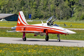 J-3081 - Switzerland - Air Force:  Patrouille de Suisse Northrop F-5E Tiger II
