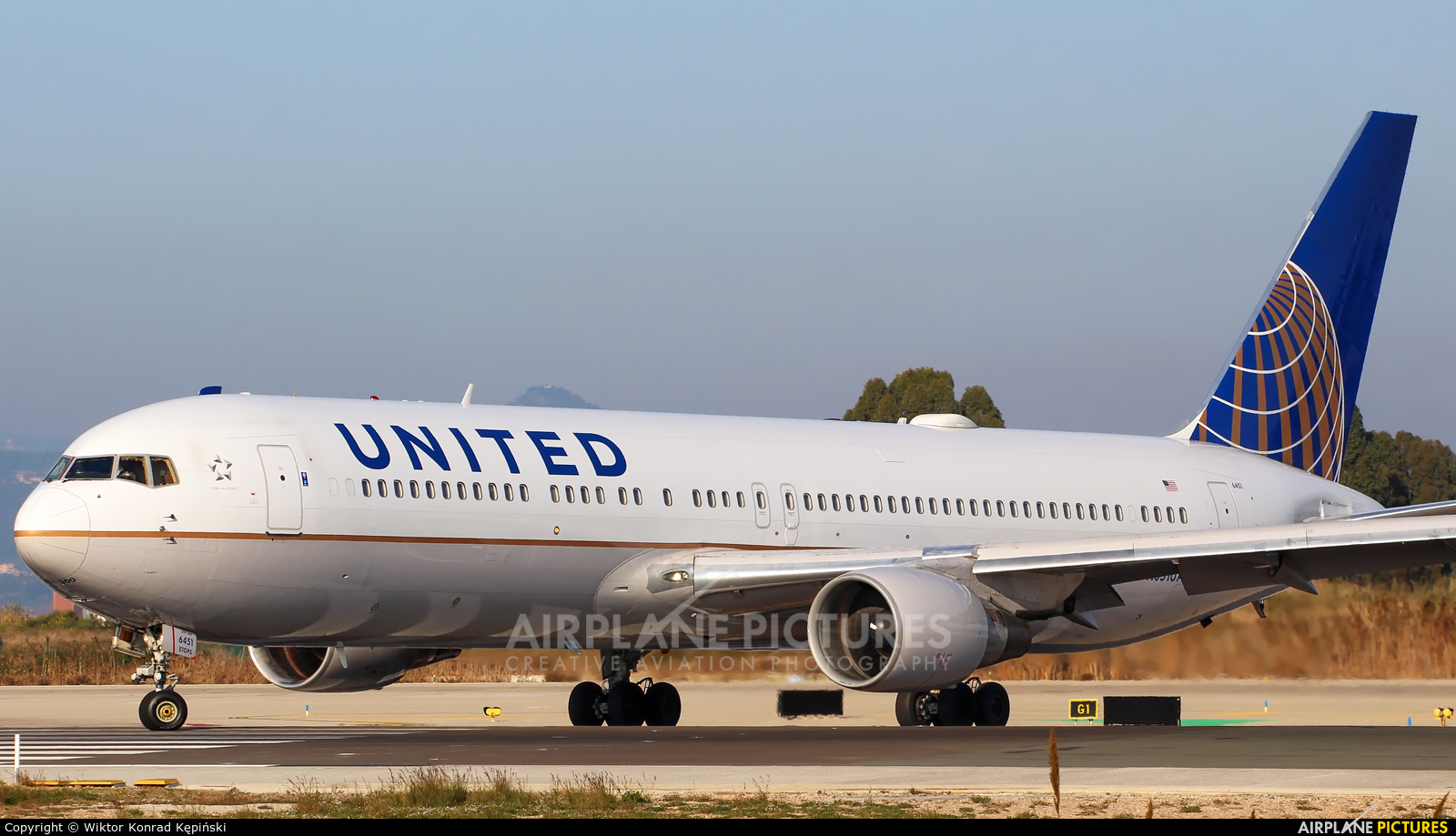 United Airlines N651UA aircraft at Barcelona - El Prat