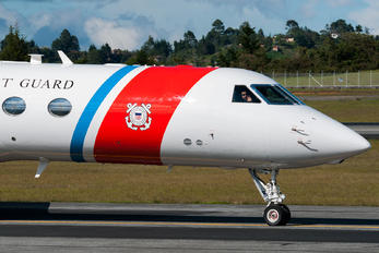 01 - USA - Coast Guard Gulfstream Aerospace C-37A