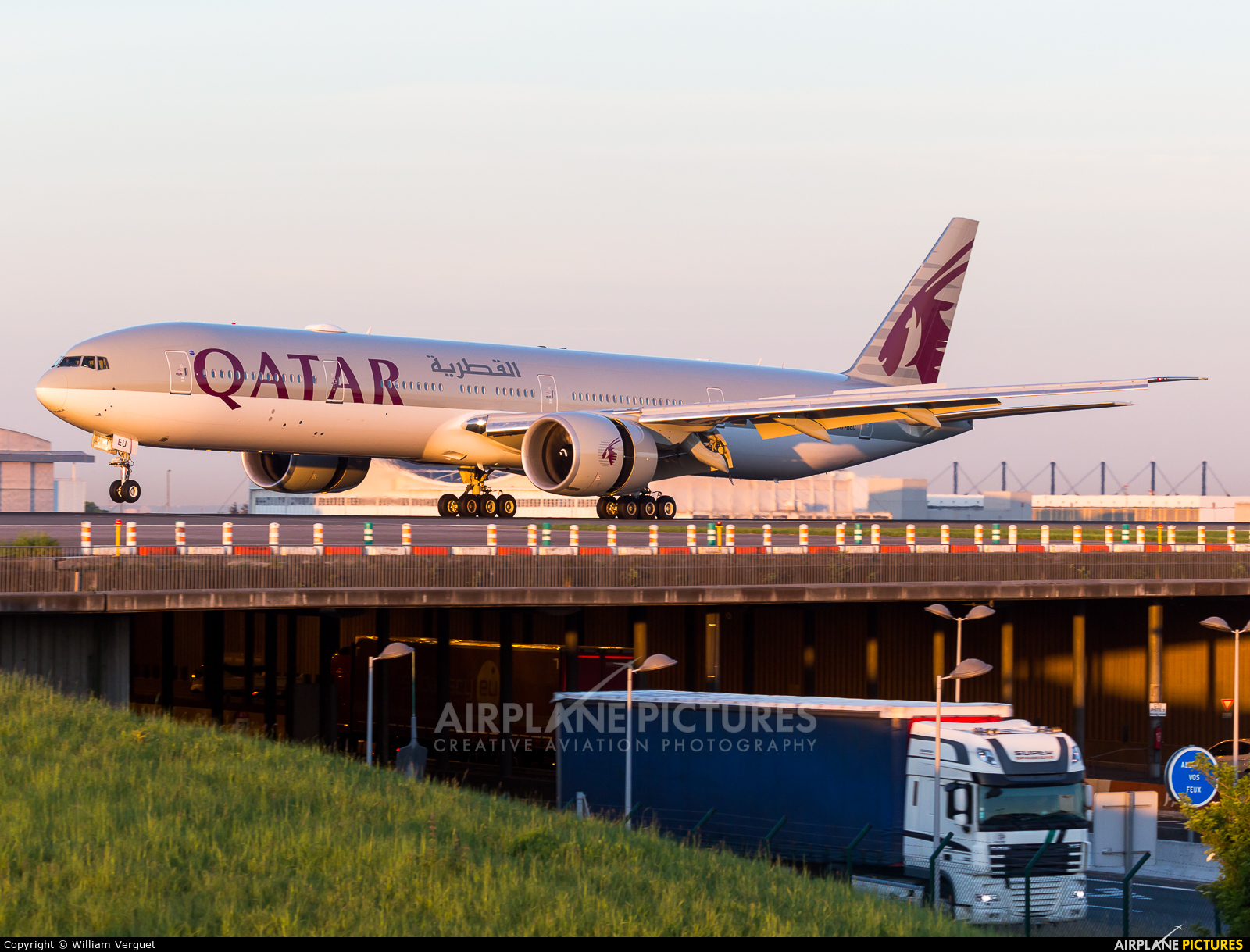 Qatar Airways A7-BEU aircraft at Paris - Charles de Gaulle