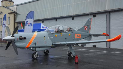 029 - Poland - Air Force "Orlik Acrobatic Group" PZL 130 Orlik TC-1 / 2