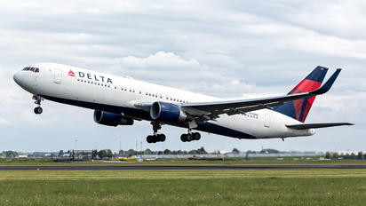 N193DN - Delta Air Lines Boeing 767-300ER