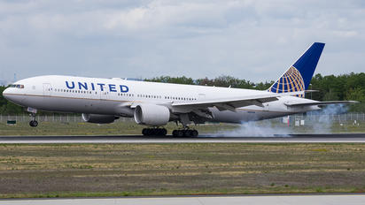 N217UA - United Airlines Boeing 777-200ER