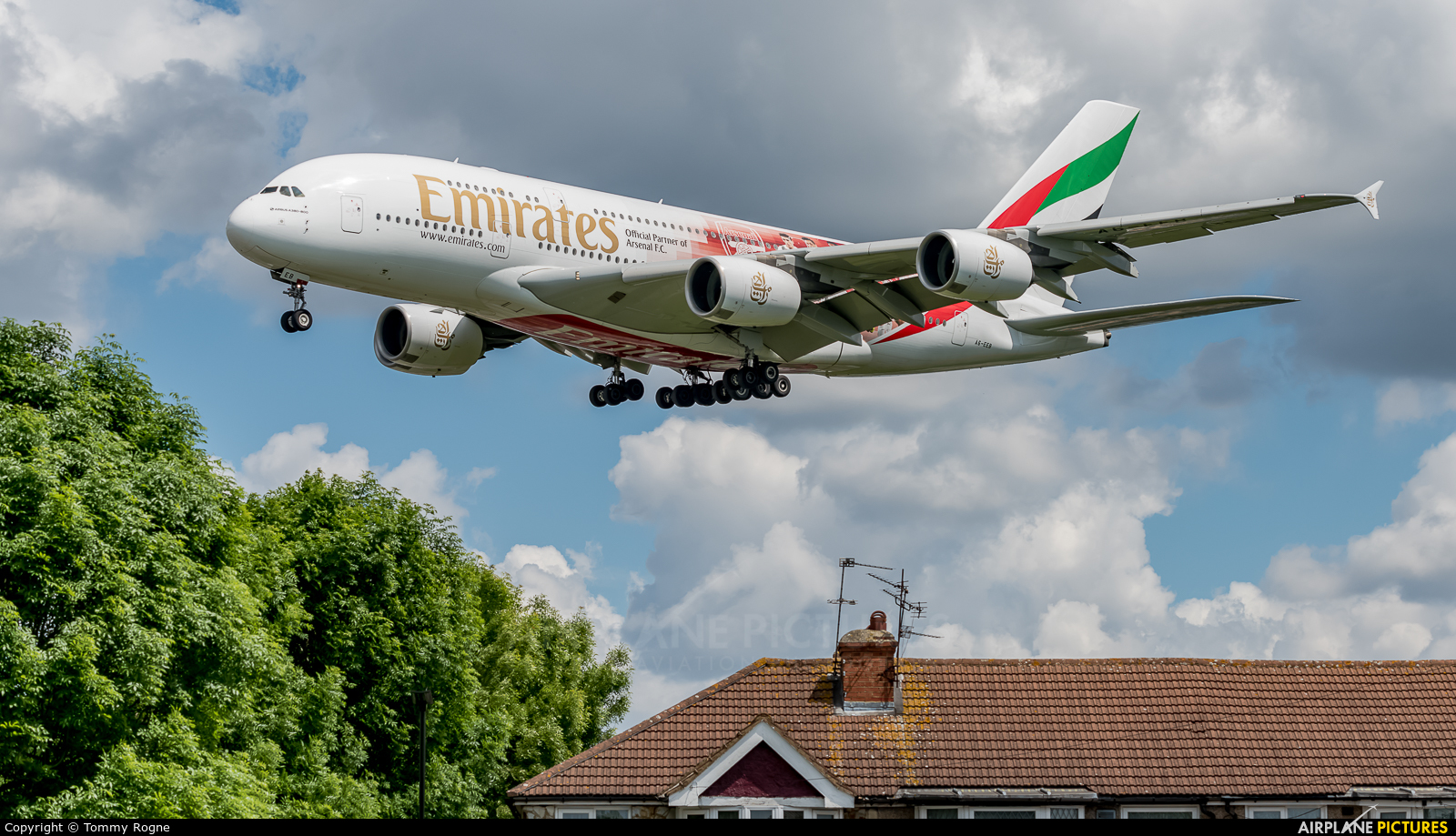 Emirates Airlines A6-EEB aircraft at London - Heathrow