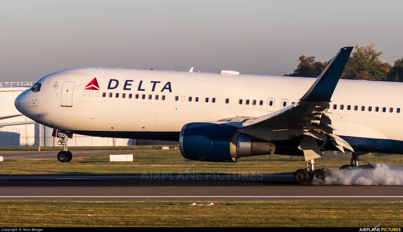 Delta Air Lines N172DZ aircraft at Brussels - Zaventem