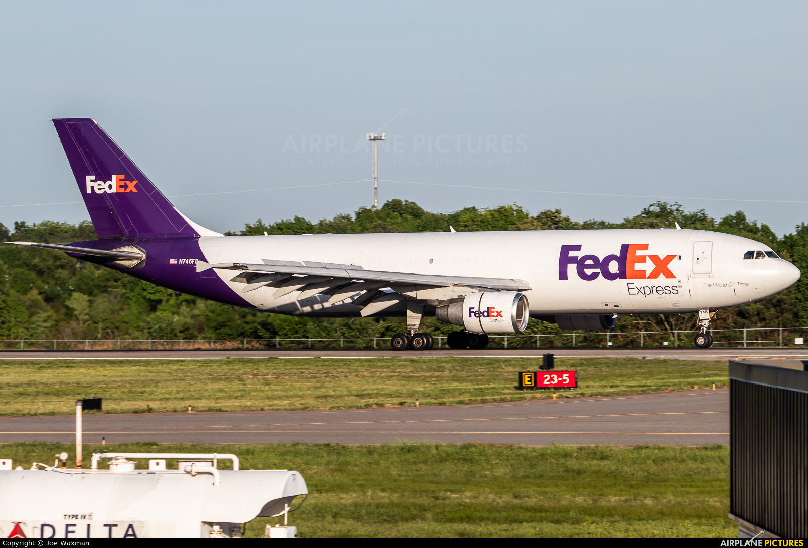 FedEx Federal Express N746FD aircraft at Norfolk Intl