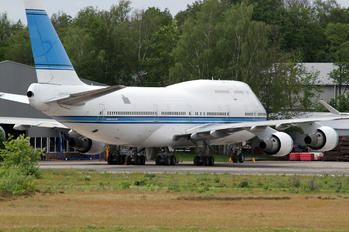 9K-ADE - Kuwait Airways Boeing 747-400