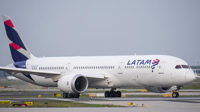 CC-BGB - LATAM Boeing 787-9 Dreamliner