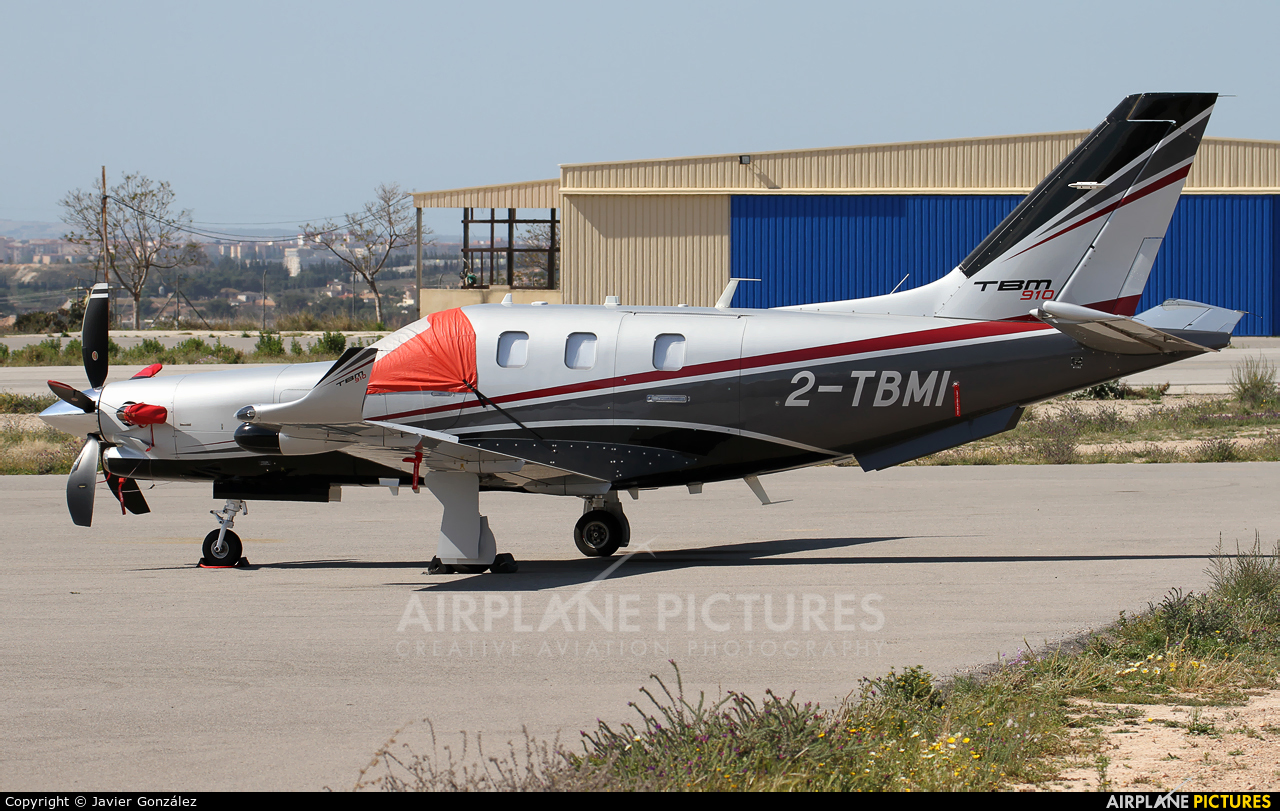 Private 2-TBMI aircraft at Alicante - Muchamiel