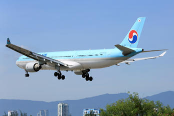 HL7587 - Korean Air Airbus A330-300