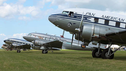 NC33611 - Pan Am Douglas DC-3