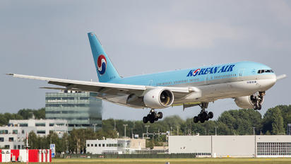 HL7715 - Korean Air Boeing 777-200ER