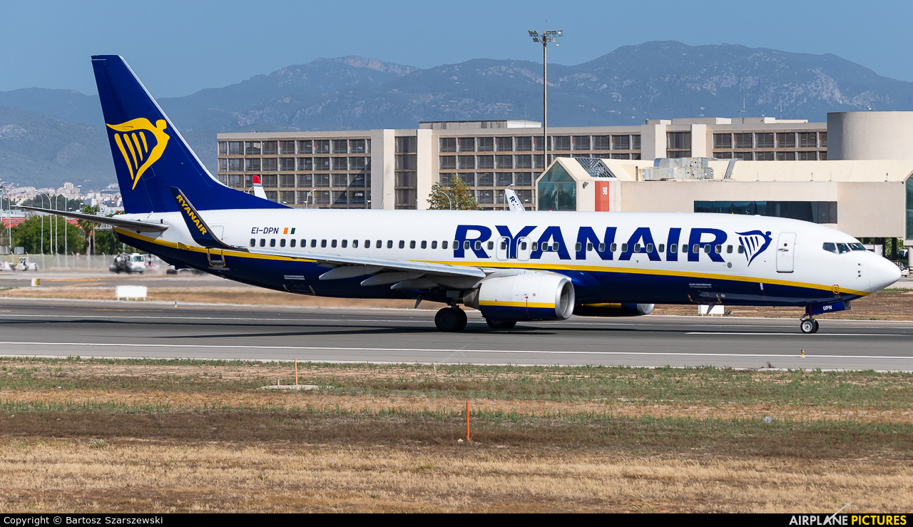 Ryanair EI-DPN aircraft at Palma de Mallorca
