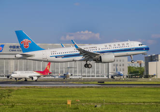 B-8670 - China Southern Airlines Airbus A320 NEO