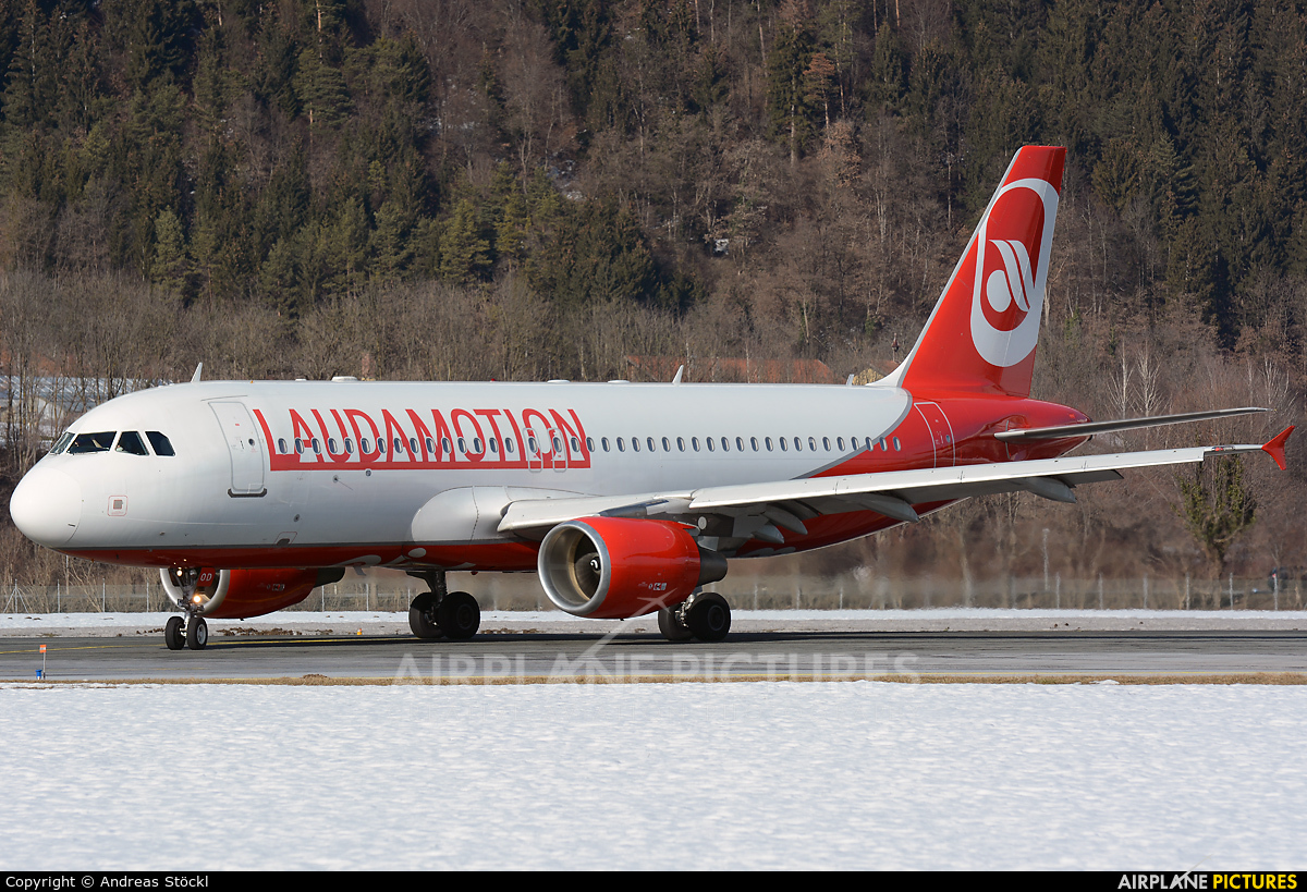 LaudaMotion OE-LOD aircraft at Innsbruck