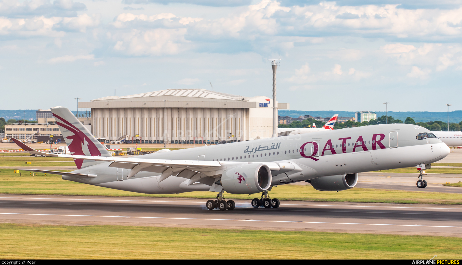 Qatar Airways A7-AMG aircraft at London - Heathrow