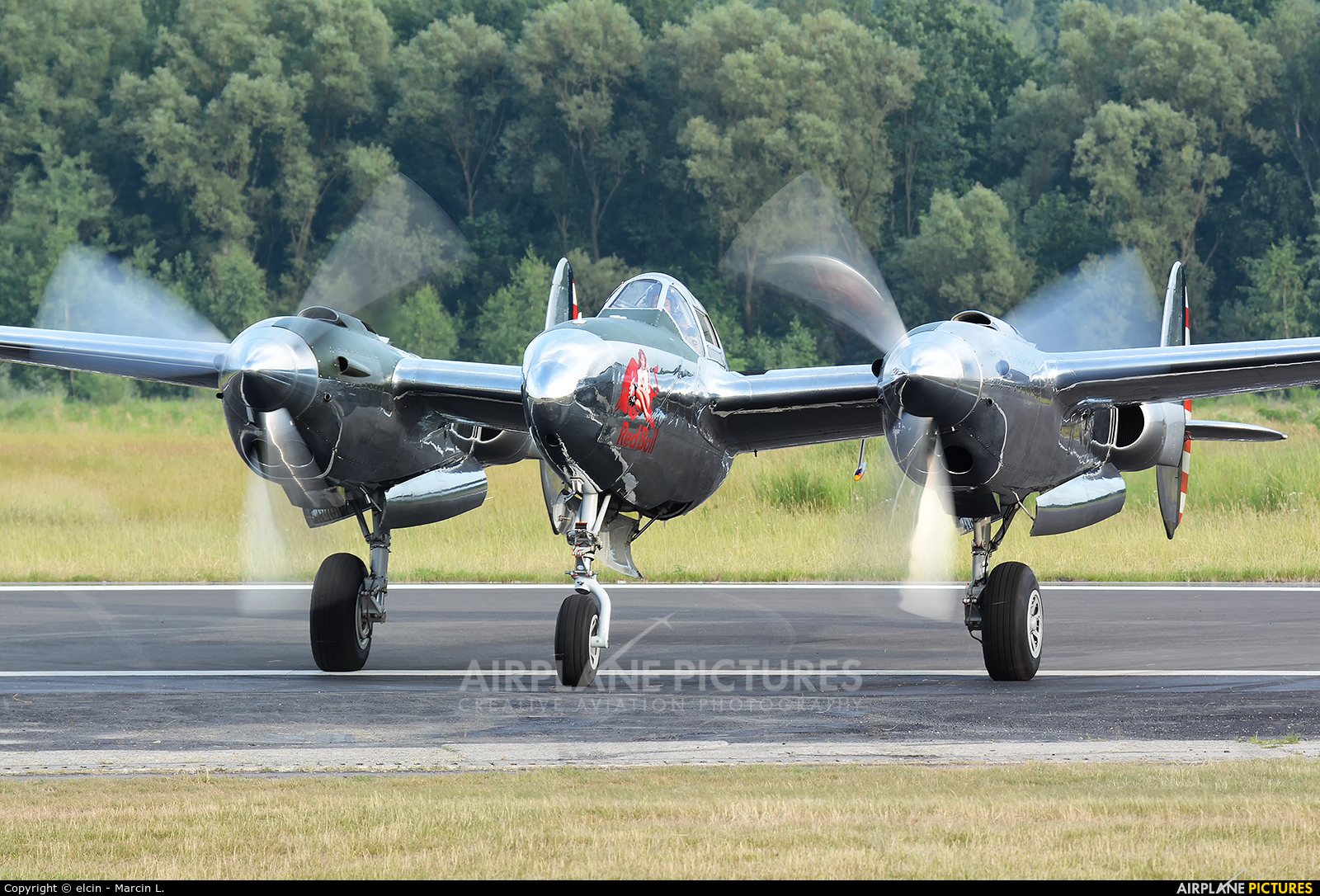 The Flying Bulls N25Y aircraft at Katowice Muchowiec