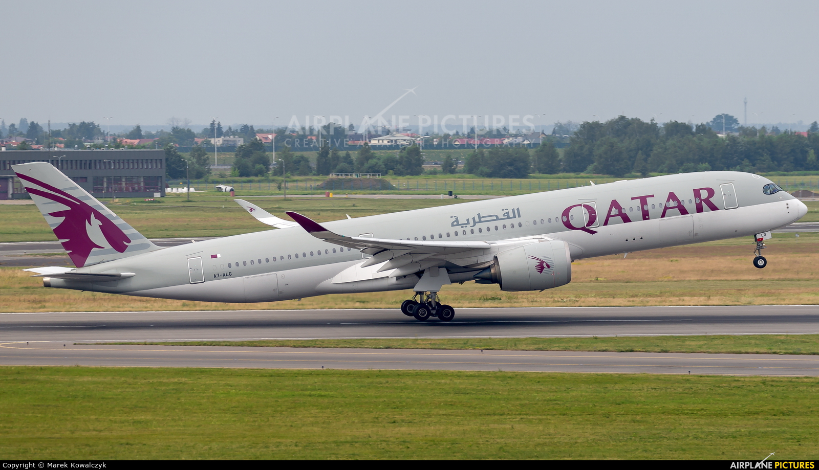 Qatar Airways A7-ALG aircraft at Warsaw - Frederic Chopin