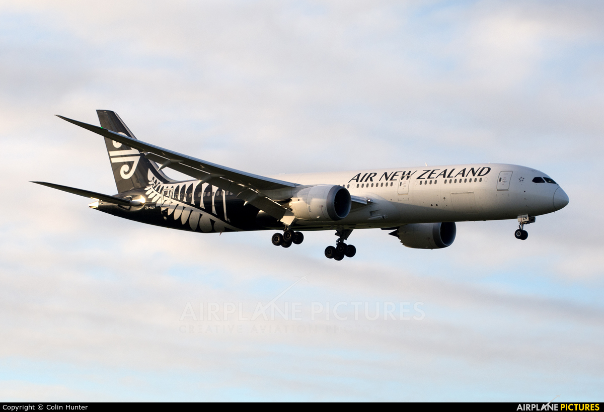 Air New Zealand ZK-NZN aircraft at Auckland Intl