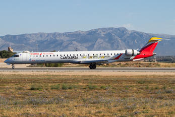 EC-LJR - Air Nostrum - Iberia Regional Canadair CL-600 CRJ-1000