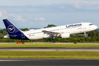D-AIZD - Lufthansa Airbus A320