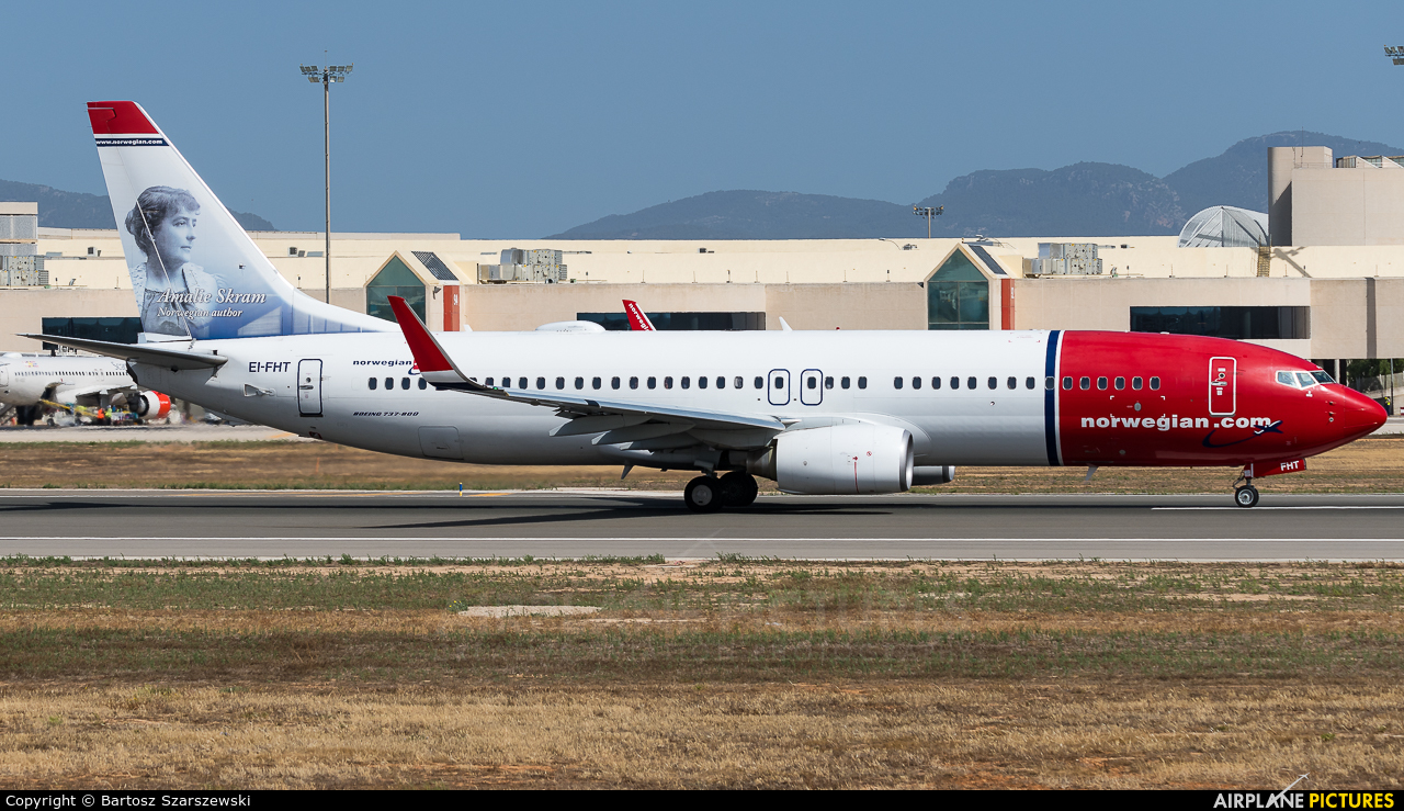 Norwegian Air International EI-FHT aircraft at Palma de Mallorca
