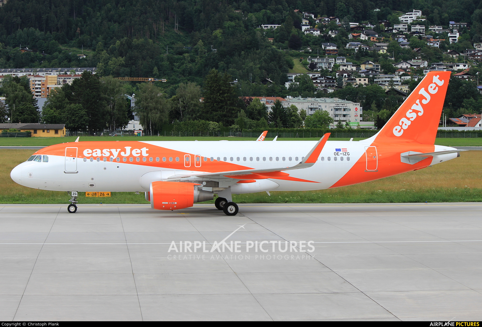 easyJet Europe OE-IZG aircraft at Innsbruck