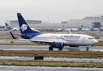 XA-GOL - Aeromexico Boeing 737-700