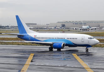 XA-UZK - Global Air Boeing 737-500