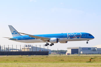 PH-BKA - KLM Boeing 787-10 Dreamliner