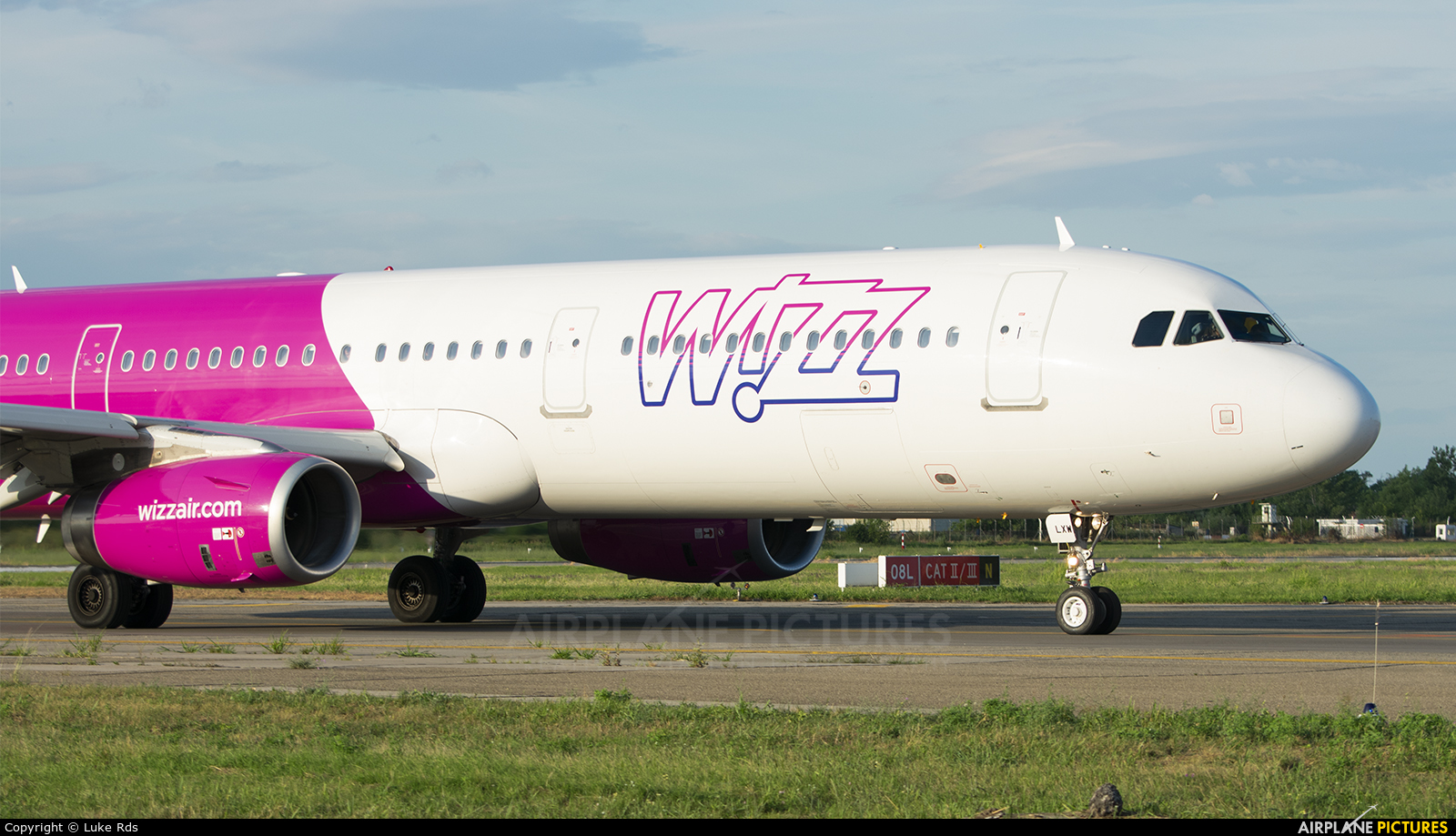 Wizz Air HA-LXW aircraft at Bucharest - Henri Coandă
