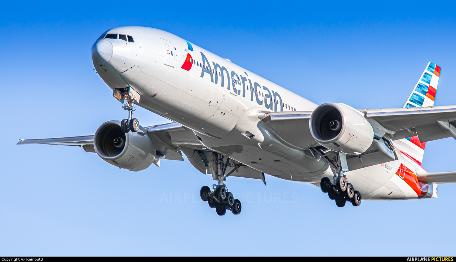 American Airlines N750AN aircraft at Amsterdam - Schiphol