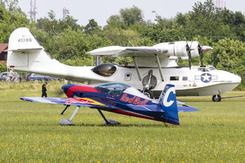 OK-FBC - The Flying Bulls : Aerobatics Team XtremeAir XA42 / Sbach 342