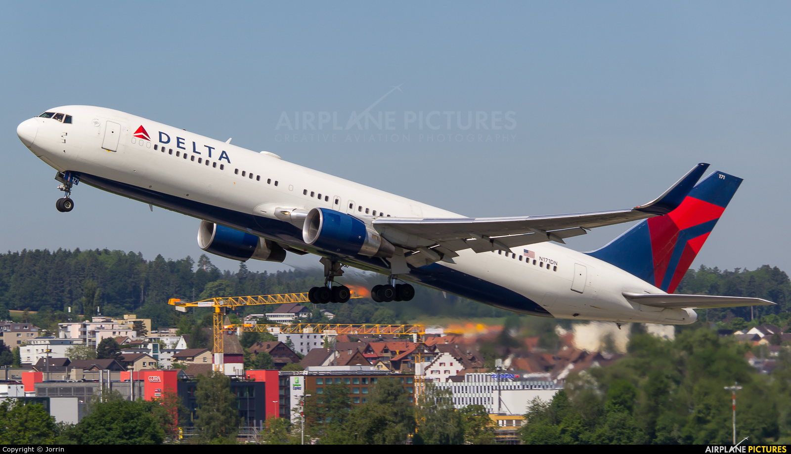 Delta Air Lines N171DN aircraft at Zurich