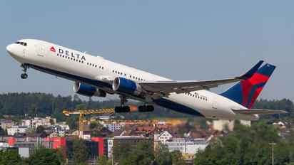 N171DN - Delta Air Lines Boeing 767-300ER