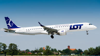 SP-LNG - LOT - Polish Airlines Embraer ERJ-195 (190-200)