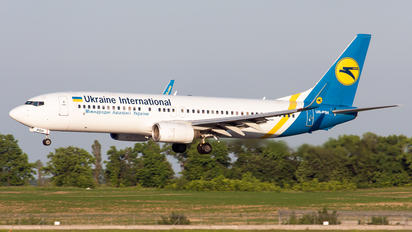 UR-PSH - Air Ukraine Boeing 737-800