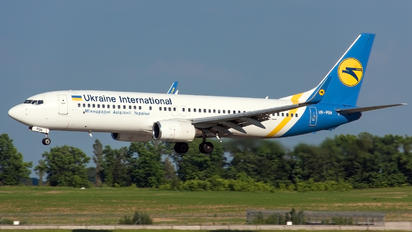 UR-PSN - Ukraine International Airlines Boeing 737-800
