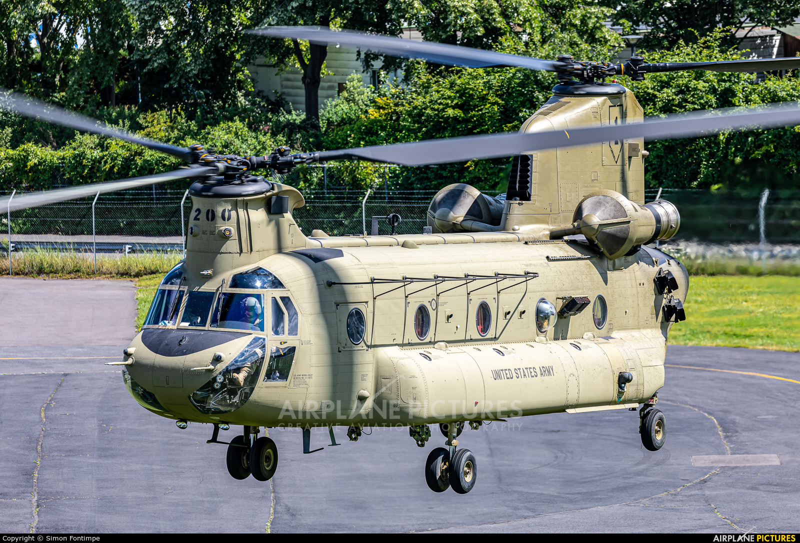 USA - Army 16-08200 aircraft at Issy Les Moulineaux