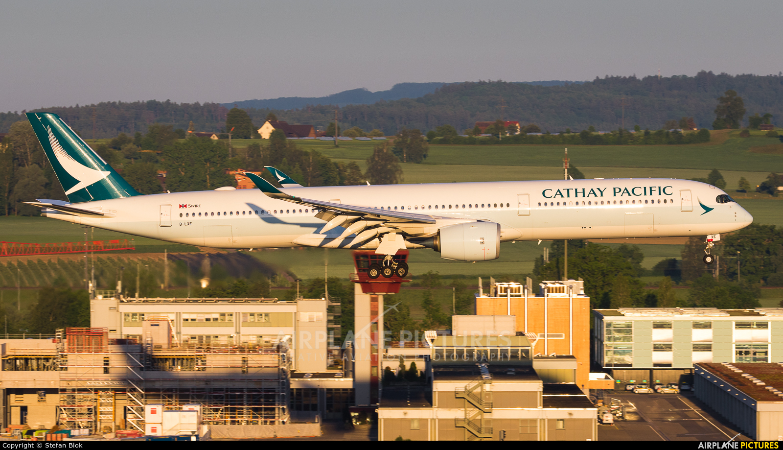 Cathay Pacific B-LXE aircraft at Zurich