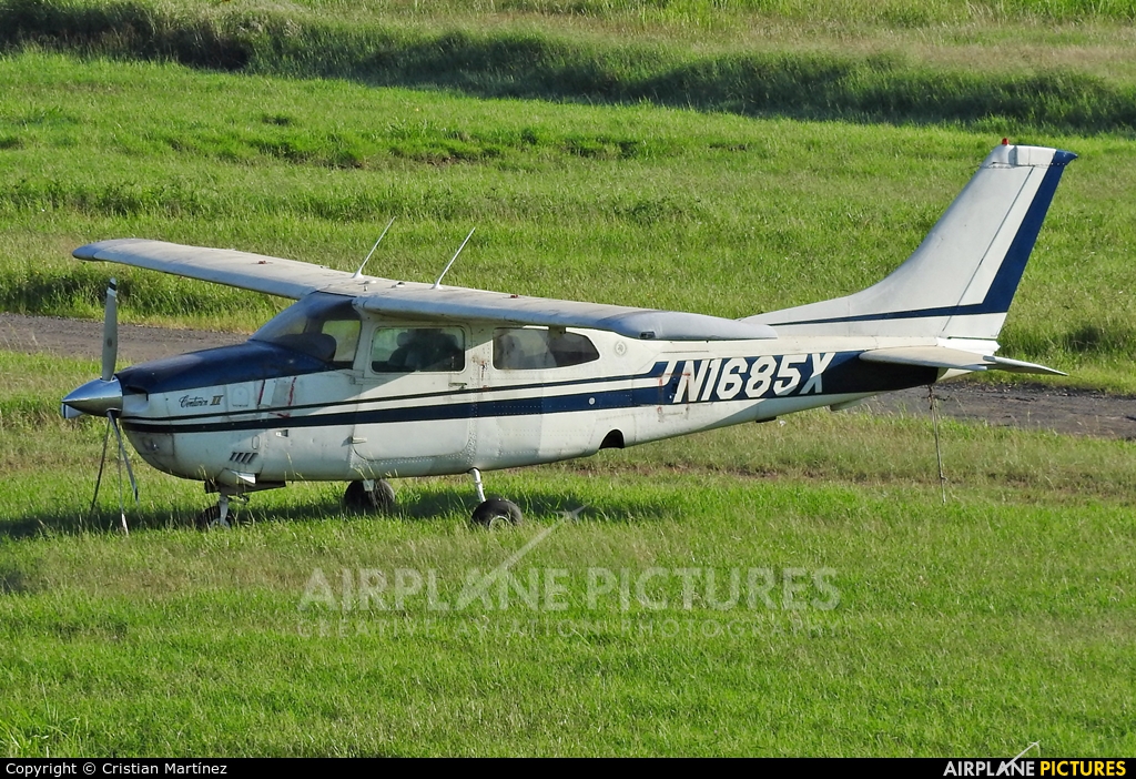 Private N1685X aircraft at Asuncion - Silvio Pettirossi Intl