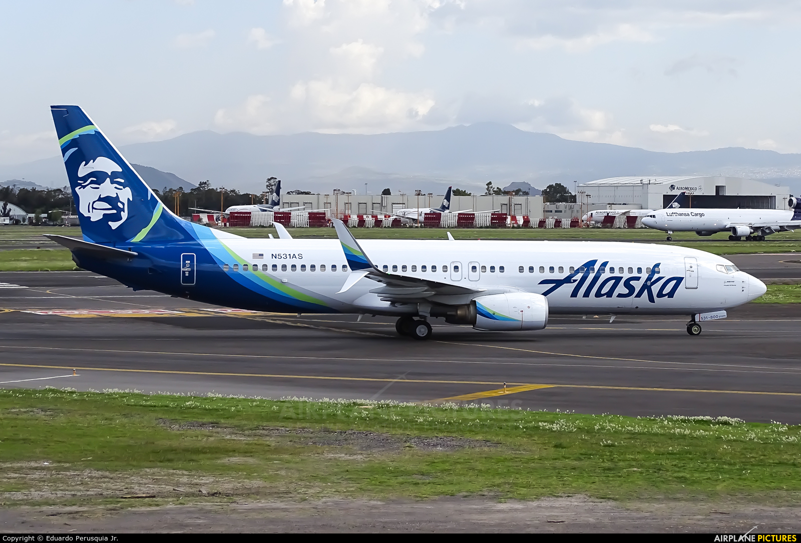 N531AS - Alaska Airlines Boeing 737-800 at Mexico City - Licenciado ...