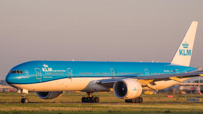 PH-BVS - KLM Boeing 777-300ER