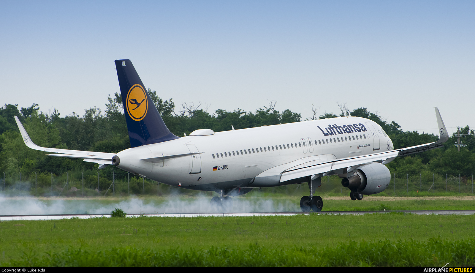 Lufthansa D-AIUL aircraft at Bucharest - Henri Coandă